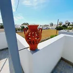 Mimika * Perissa (Santorini)