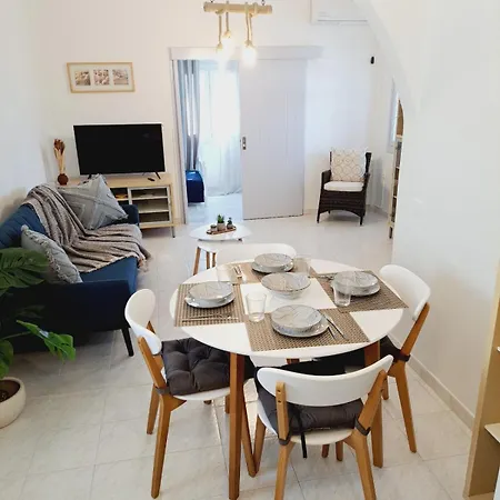 Villa κυκλαδίτικο σπίτι με θέα Mimika Perissa (Santorini)