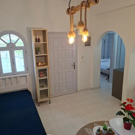 κυκλαδίτικο σπίτι με θέα Mimika Perissa (Santorini)