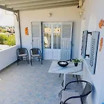κυκλαδίτικο σπίτι με θέα Mimika
