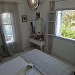 κυκλαδίτικο σπίτι με θέα Mimika Perissa (Santorini)