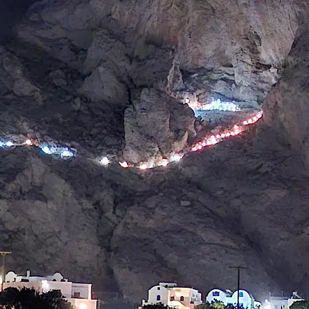Villa κυκλαδίτικο σπίτι με θέα Mimika *