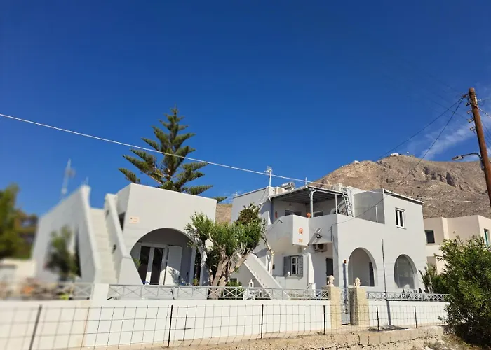 κυκλαδίτικο σπίτι με θέα Mimika Villa Perissa (Santorini)