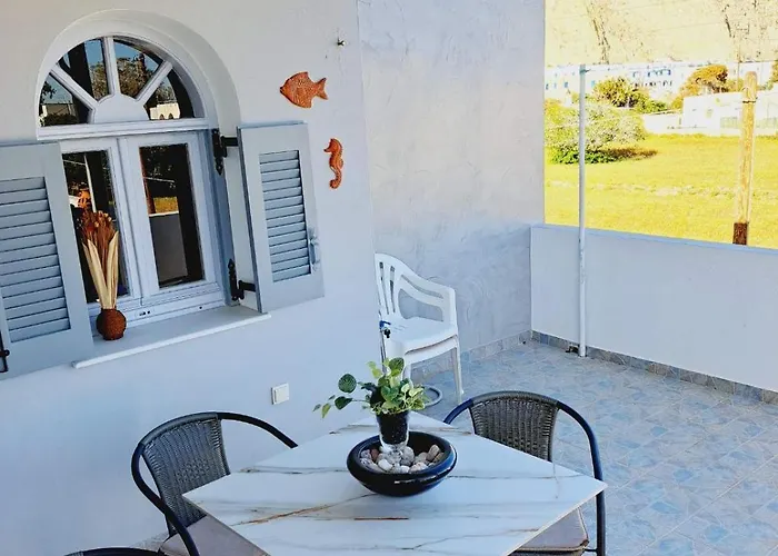 κυκλαδίτικο σπίτι με θέα Mimika Villa Perissa (Santorini)