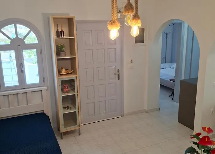 κυκλαδίτικο σπίτι με θέα Mimika Perissa (Santorini)