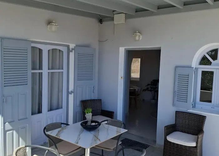 κυκλαδίτικο σπίτι με θέα Mimika Villa *