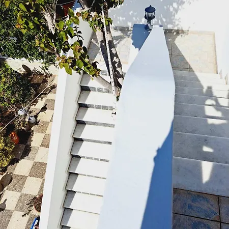κυκλαδίτικο σπίτι με θέα Mimika Perísza